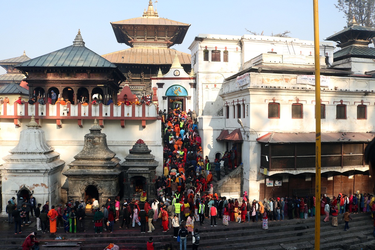 पशुपतिनाथसहित देशभरका शिवालयमा घुइँचो